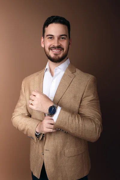 Dr. Guilherme Pompílio Paranhos — Gastrohepatologia